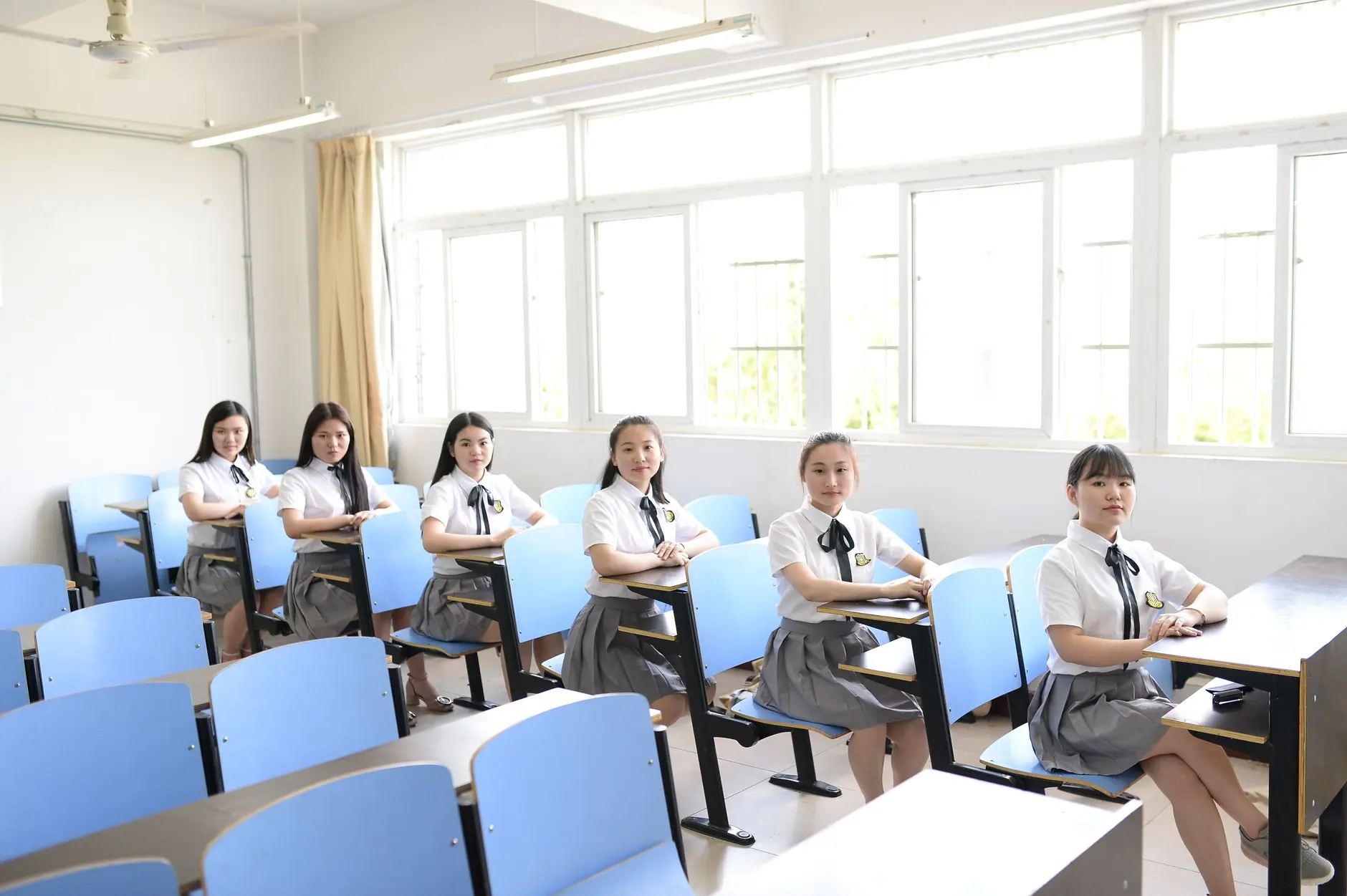 企业数字化转型平台建设方案：红新科技技术路径解析